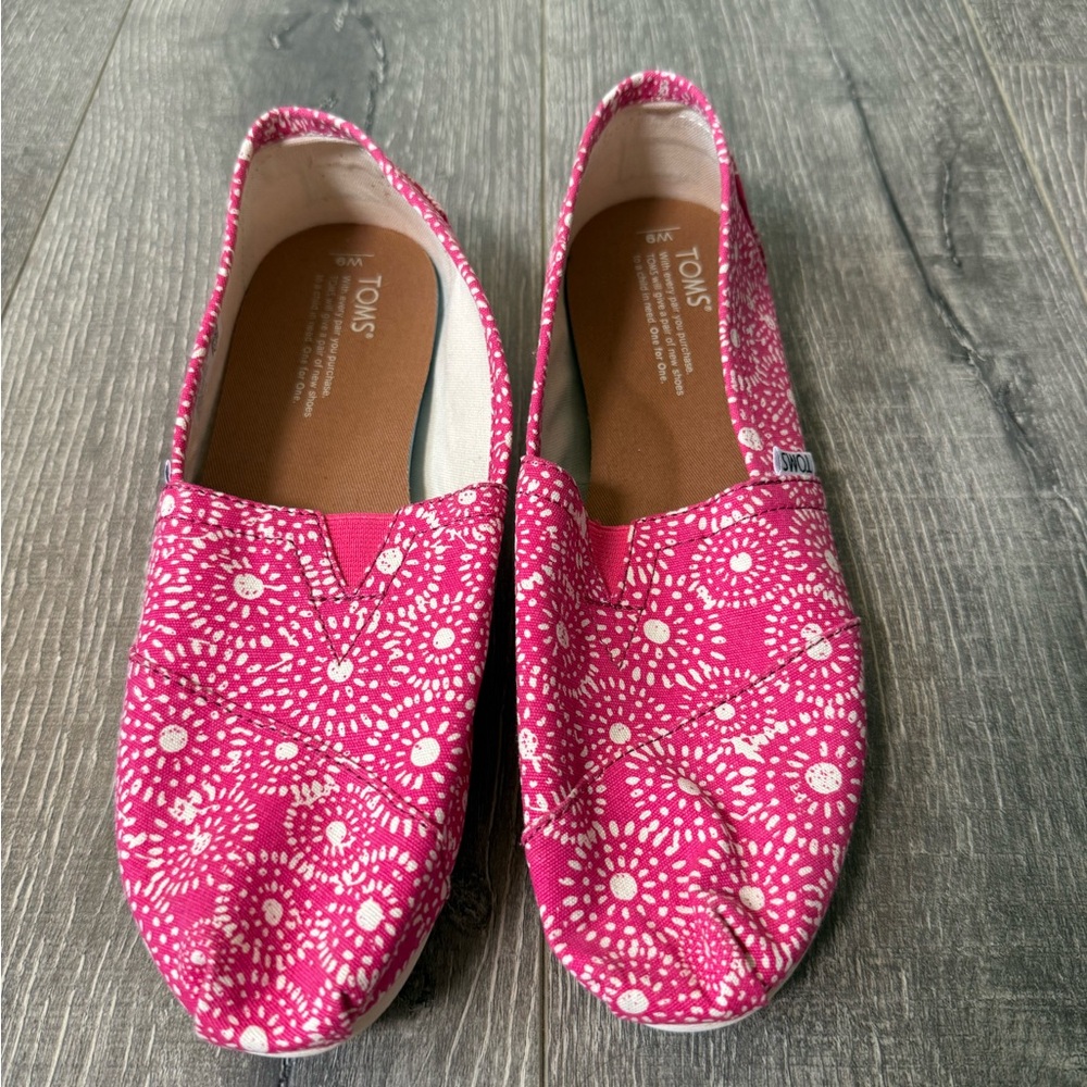 TOMS Pink Printed Canvas Classic Slip-On Flats Women’s 9